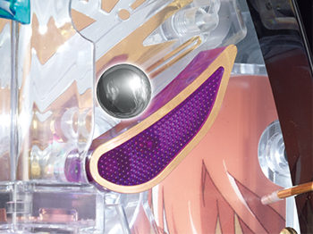 羽根に玉を拾わせる