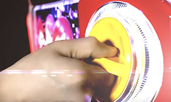 ハンドルを回す